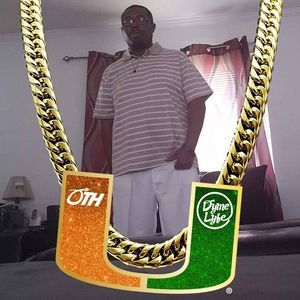 Meet your Posher, Travis